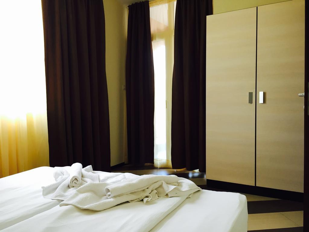 Psb Apartments Hotel Heaven Slântsjev Brjag Eksteriør bilde